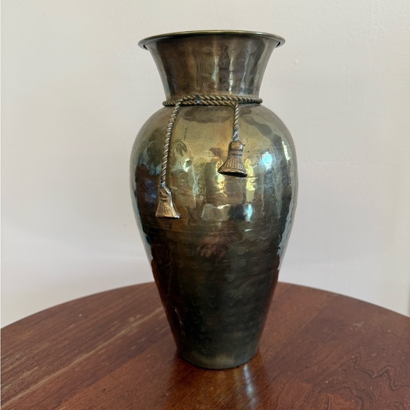 Hosley Other - Vintage Hammered Brass Vase with Braided Rope & Tassel Accents Home Decor 10”